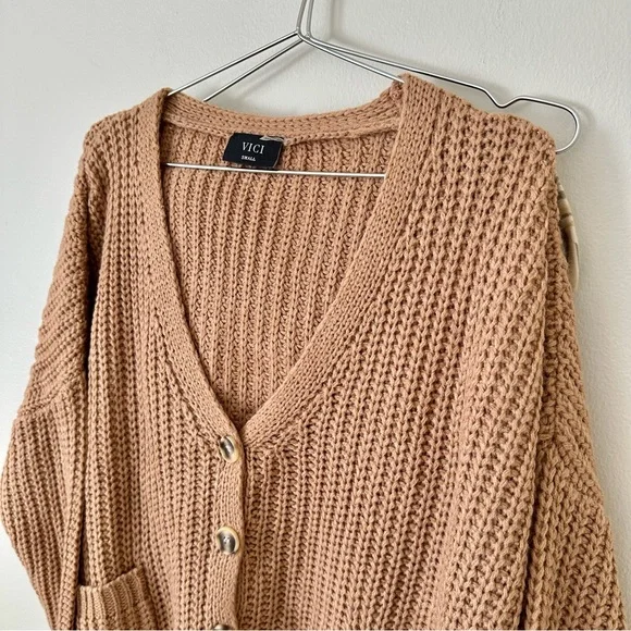 | vici • camel chunky knit button down cardigan • small | - Picture 3 of 12